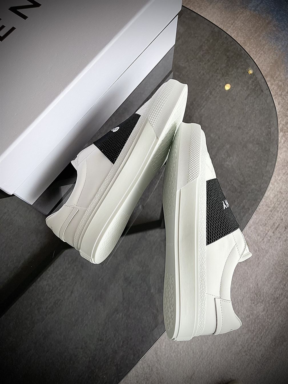 GIVENCHY SNEAKERS WITH ELASTIC BAND - GVC001