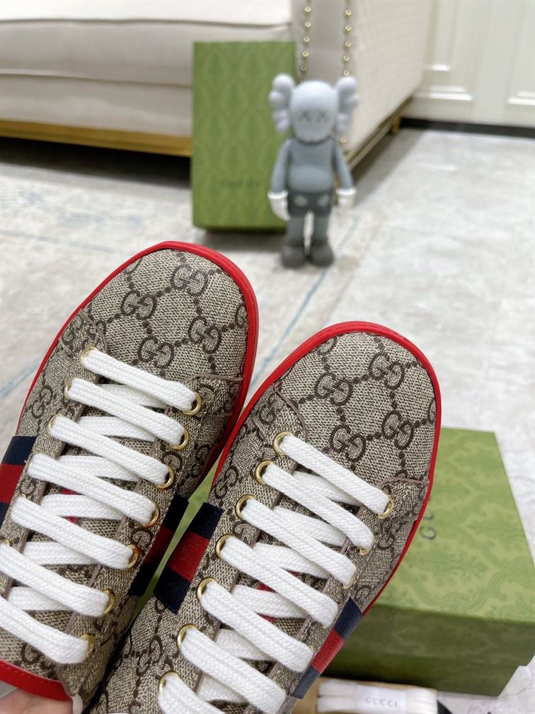 GUCCI ACE GG SUPREME SNEAKER - GCC091