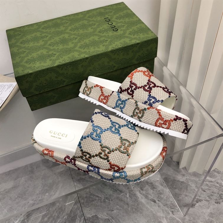 GUCCI ANGELINA EMBROIDERED LOGO PLATFORM SLIDE SANDAL - GSL026