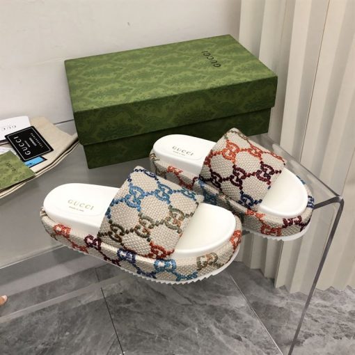 GUCCI ANGELINA EMBROIDERED LOGO PLATFORM SLIDE SANDAL - GSL026
