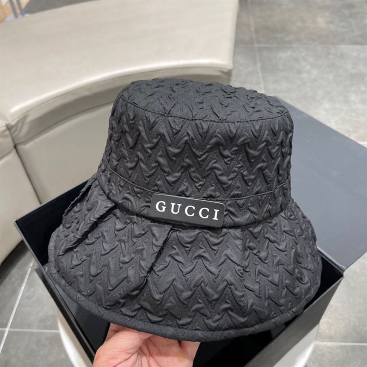 GUCCI BUCKET HAT