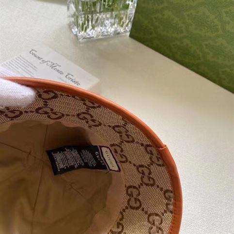 GUCCI BUCKET HAT