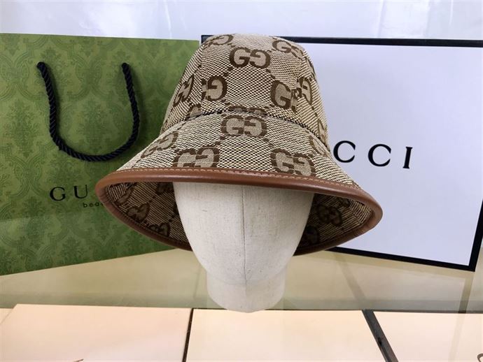 GUCCI BUCKET HAT