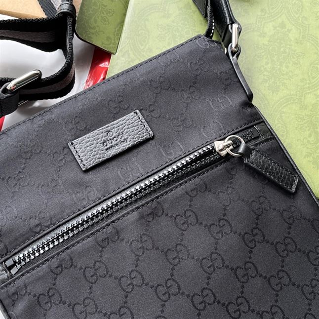 GUCCI CROSS BAG FABRIC MESSENGER BAG - BG050