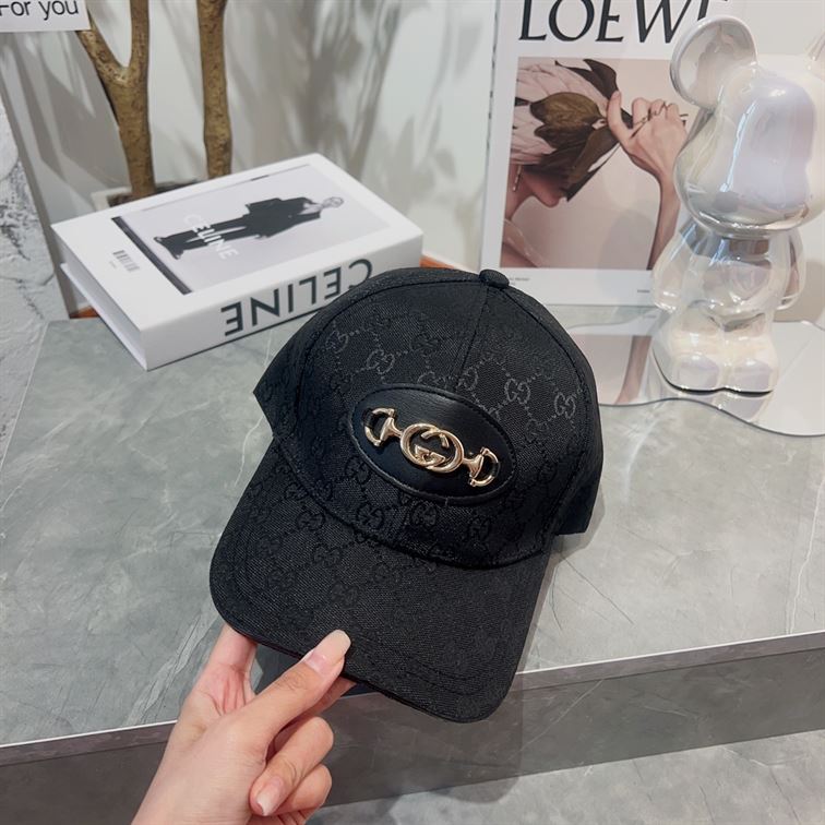 GUCCI GG CANVAS BASEBALL HAT