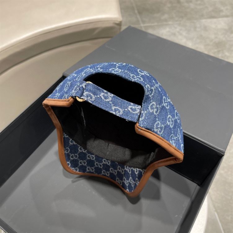 GUCCI GG CANVAS BASEBALL HAT