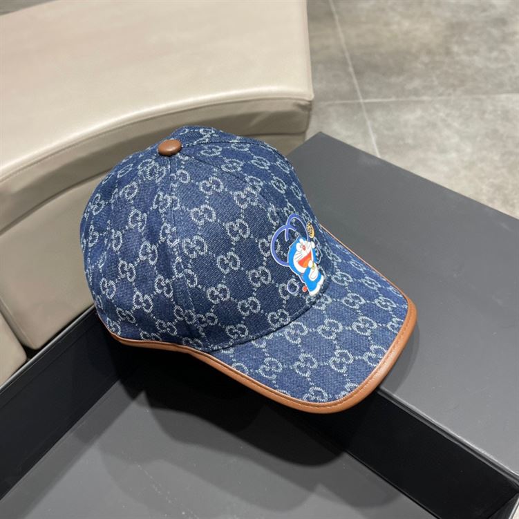 GUCCI GG CANVAS BASEBALL HAT