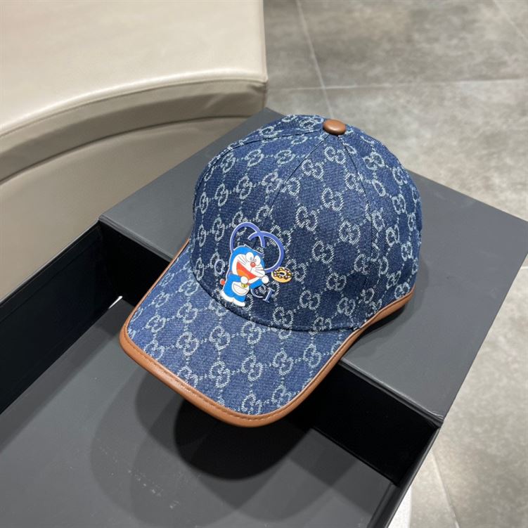GUCCI GG CANVAS BASEBALL HAT