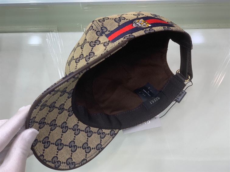 GUCCI GG CANVAS BASEBALL HAT