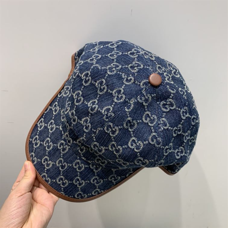 GUCCI GG CANVAS BASEBALL HAT