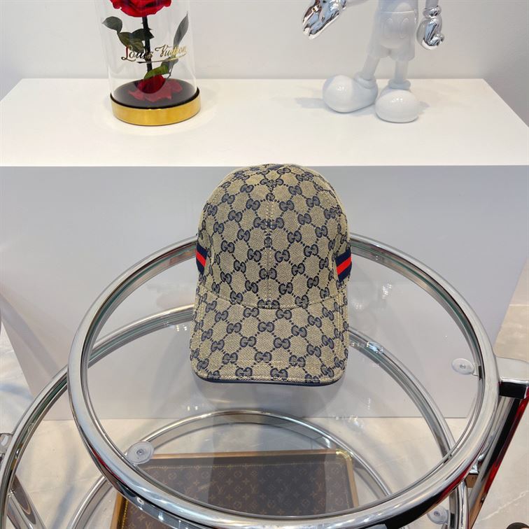 GUCCI GG CANVAS BASEBALL HAT