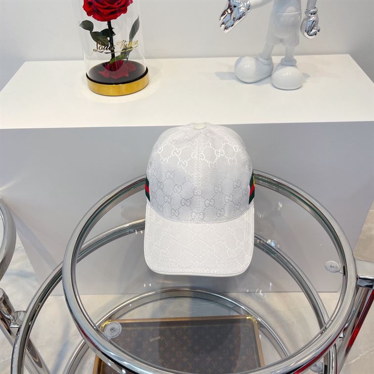GUCCI GG CANVAS BASEBALL HAT