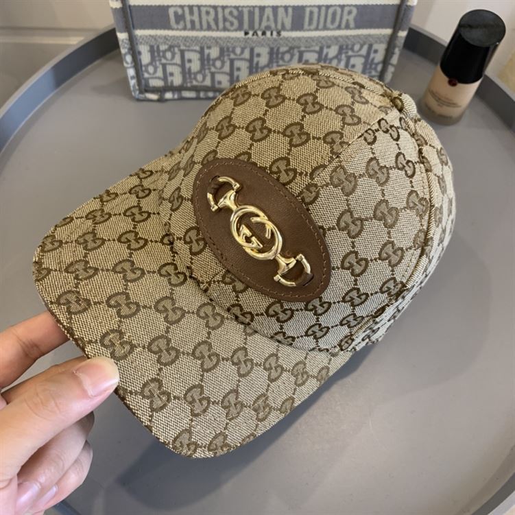 GUCCI GG CANVAS BASEBALL HAT
