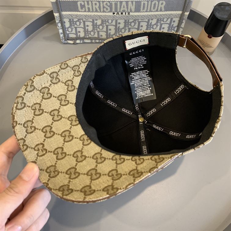 GUCCI GG CANVAS BASEBALL HAT