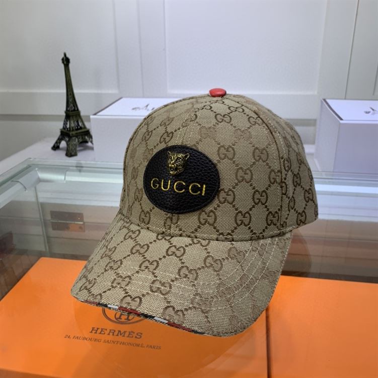GUCCI GG CANVAS BASEBALL HAT