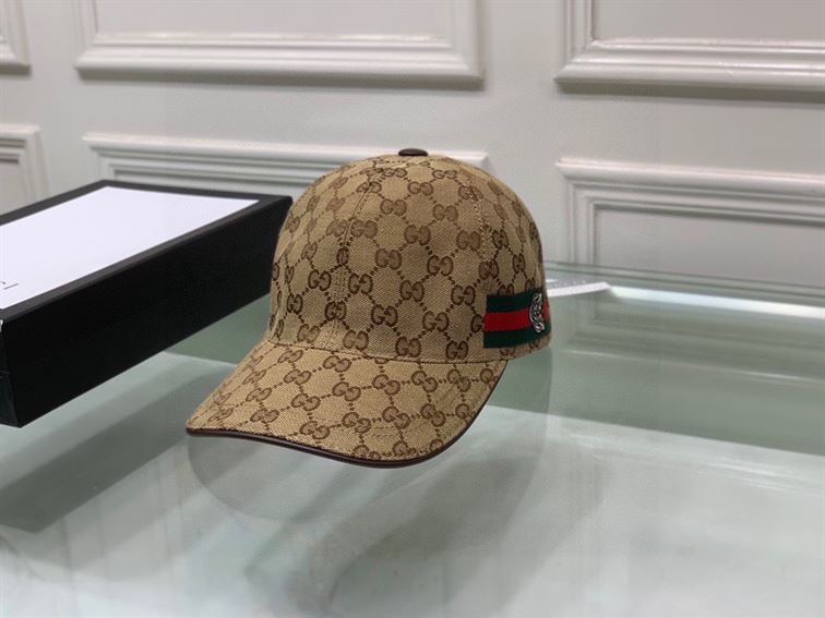 GUCCI GG CANVAS BASEBALL HAT
