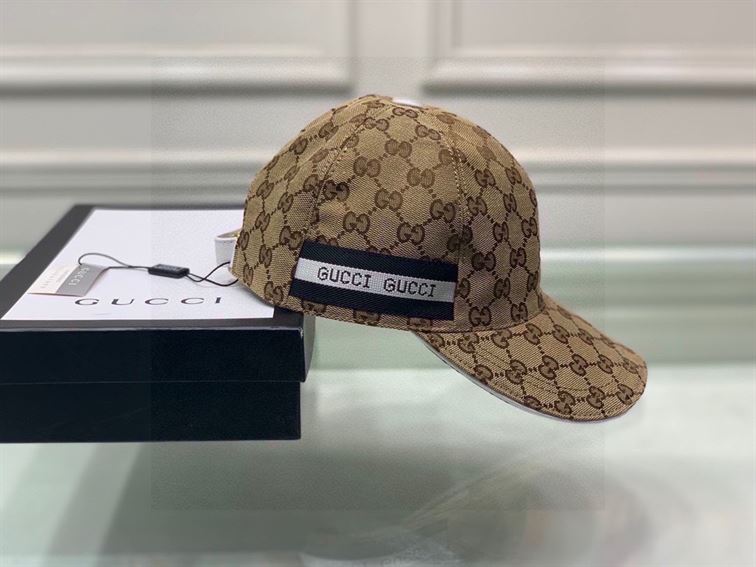 GUCCI GG CANVAS BASEBALL HAT