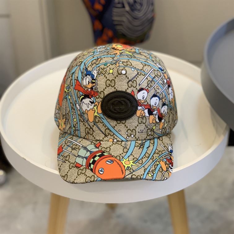 GUCCI GG CANVAS BASEBALL HAT