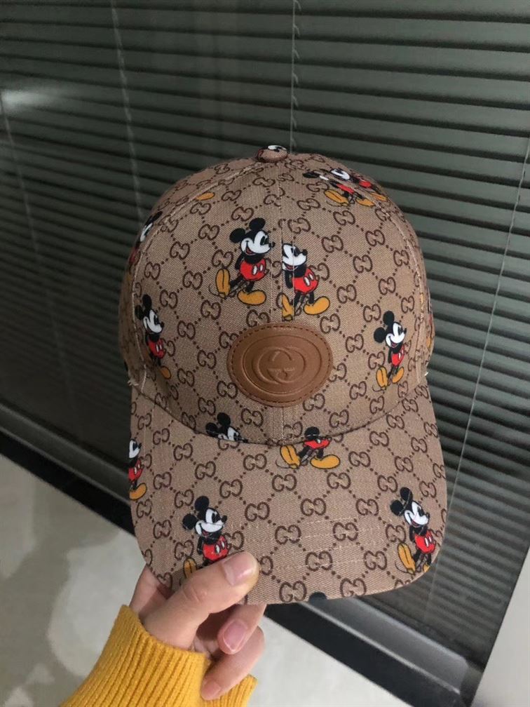 GUCCI GG CANVAS BASEBALL HAT