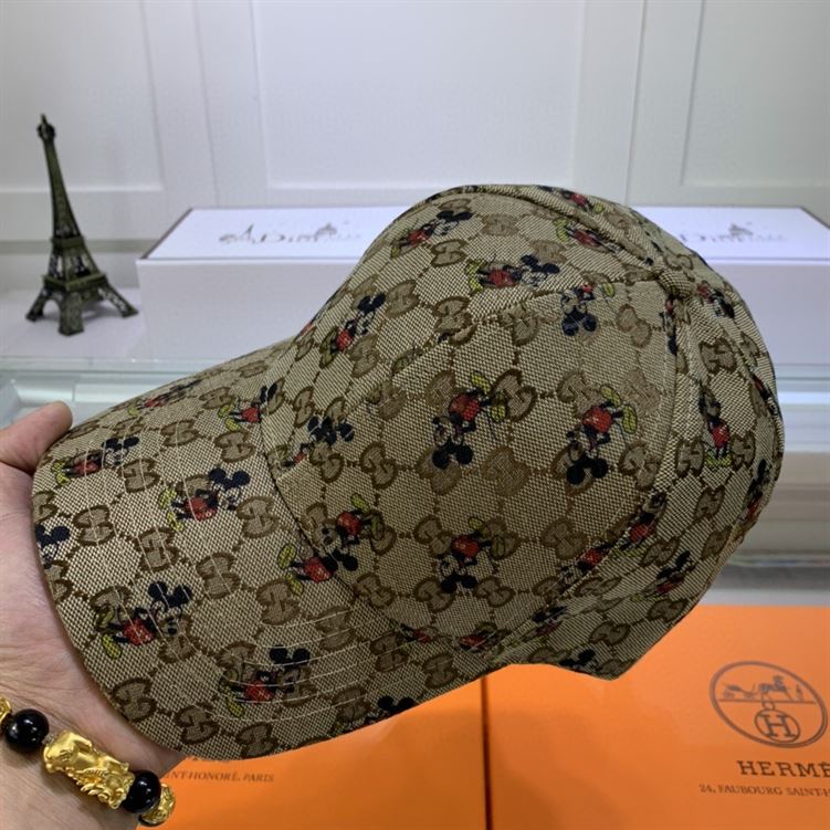 GUCCI GG CANVAS BASEBALL HAT
