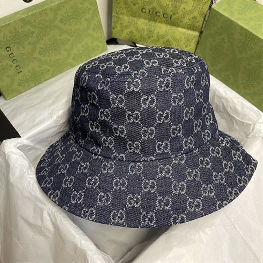 GUCCI GG CANVAS BUCKET HAT