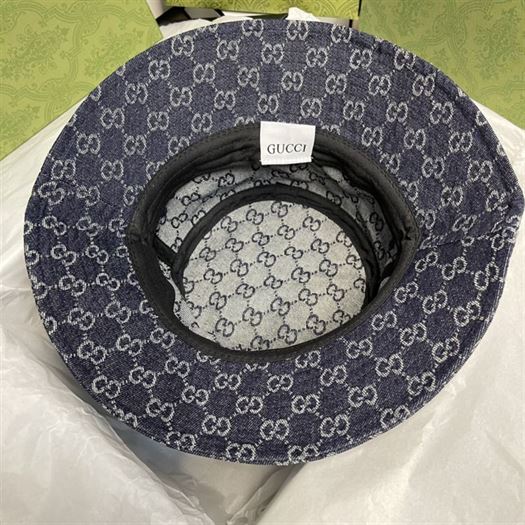 GUCCI GG CANVAS BUCKET HAT