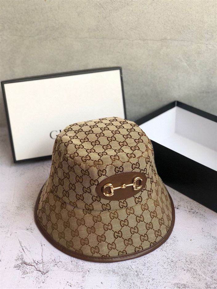 GUCCI GG CANVAS BUCKET HAT