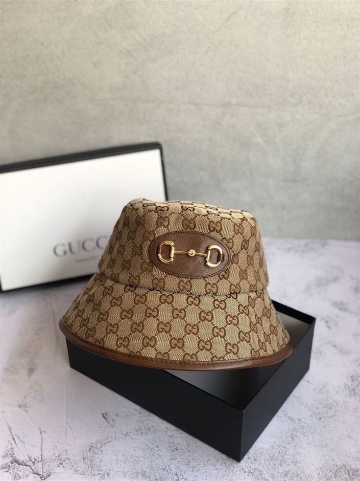 GUCCI GG CANVAS BUCKET HAT