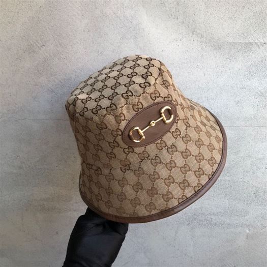 GUCCI GG CANVAS BUCKET HAT