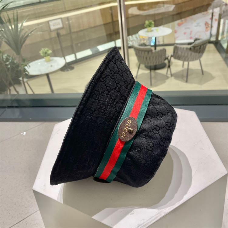 GUCCI GG CANVAS BUCKET HAT