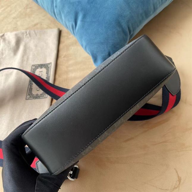 GUCCI GG SUPREME CANVAS SHOULDER BAG - BG047