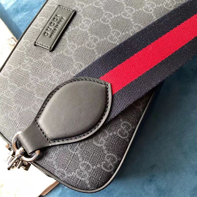GUCCI GG SUPREME CANVAS SHOULDER BAG - BG047