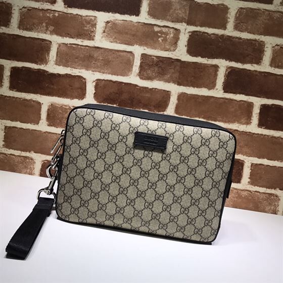 GUCCI GG SUPREME CLUTCH - BG028
