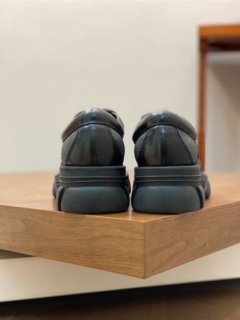 GUCCI GG SUPREME LACE-UP LOAFERS - GL029