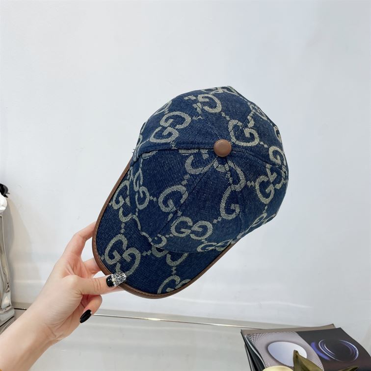 GUCCI JUMBO GG CANVAS BASEBALL HAT