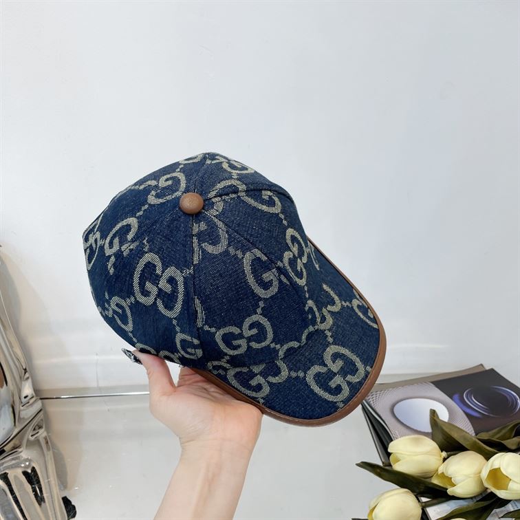 GUCCI JUMBO GG CANVAS BASEBALL HAT