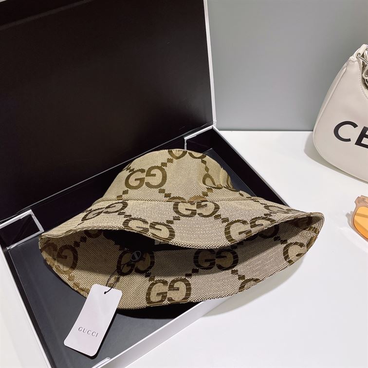 GUCCI JUMBO GG CANVAS BUCKET HAT