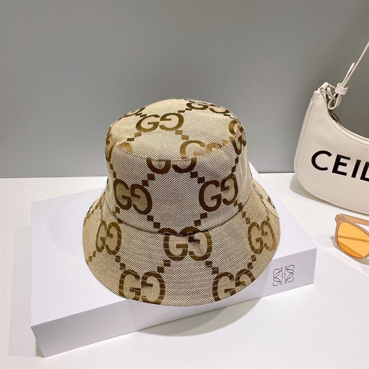 GUCCI JUMBO GG CANVAS BUCKET HAT