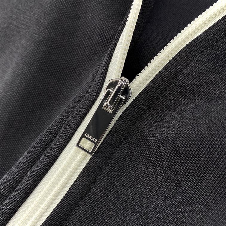 GUCCI LOGO APPLIQUED STRIPED TECH-JERSEY TRACK JACKET IN BLACK - GCJ017