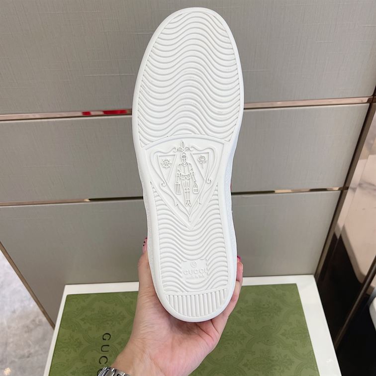 GUCCI MEN'S GG SNEAKER - GCC037