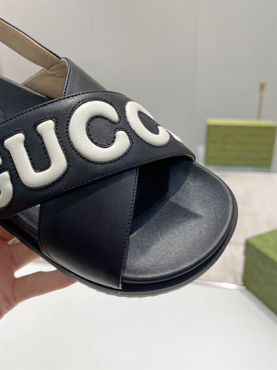 GUCCI MEN'S GUCCI SANDAL BLACK LEATHER - GSL009