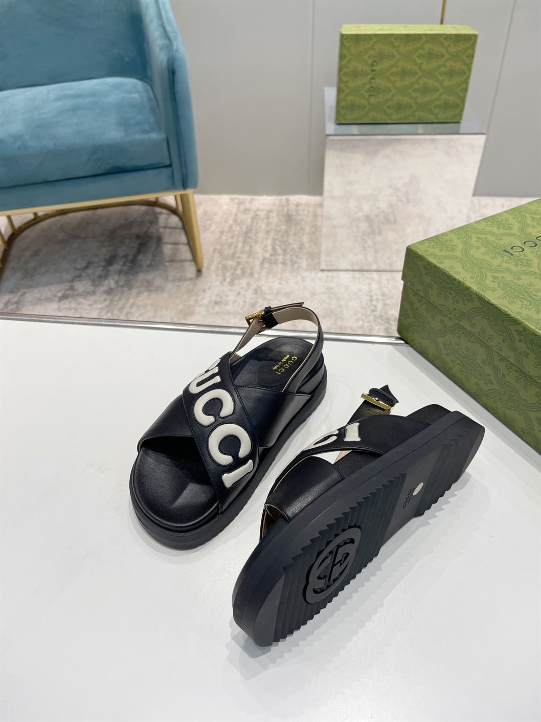 GUCCI MEN'S GUCCI SANDAL BLACK LEATHER - GSL009