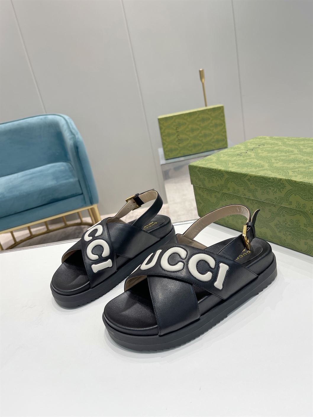 GUCCI MEN'S GUCCI SANDAL BLACK LEATHER - GSL009