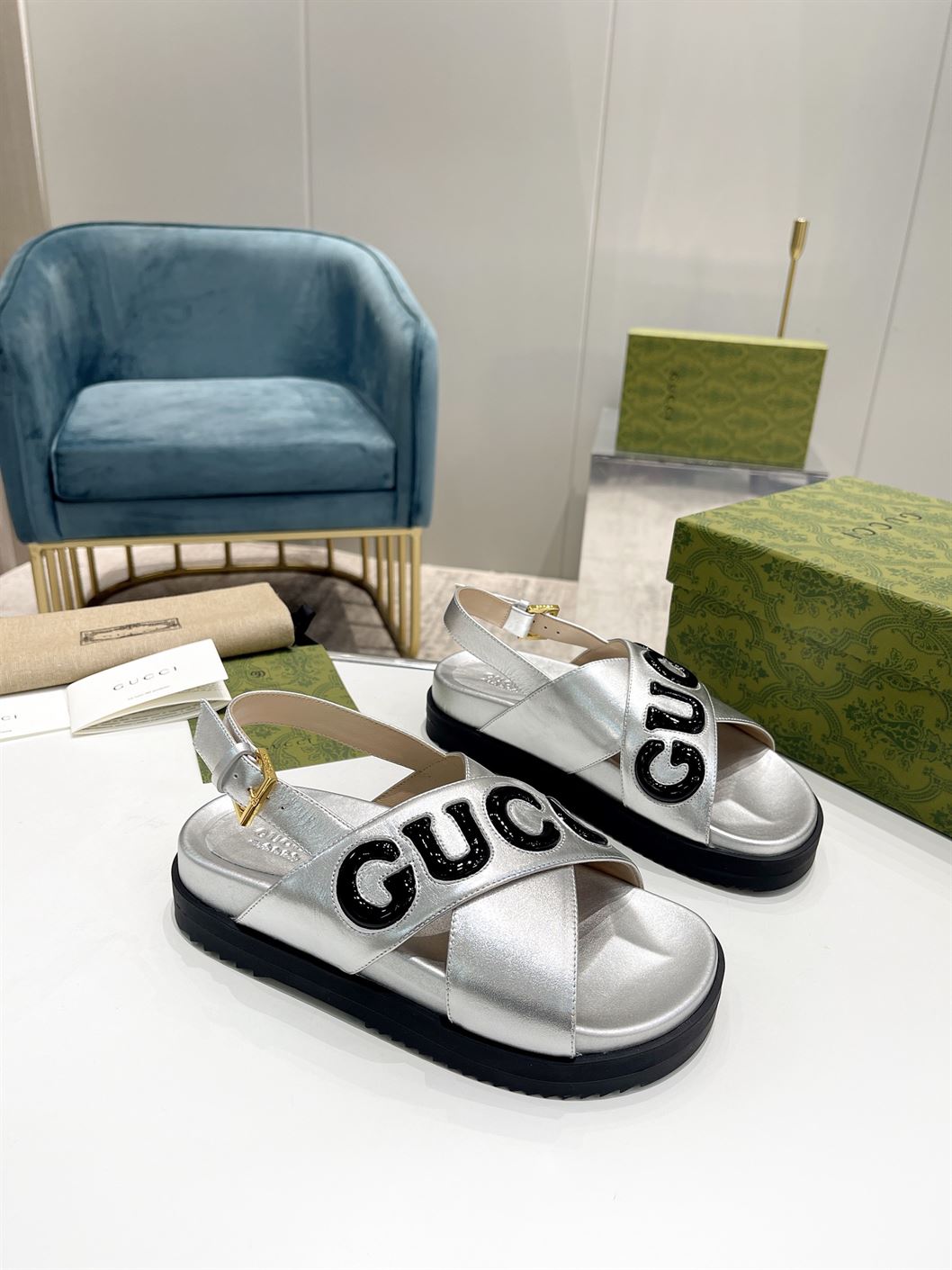 GUCCI MEN'S GUCCI SANDAL BLACK LEATHER - GSL011