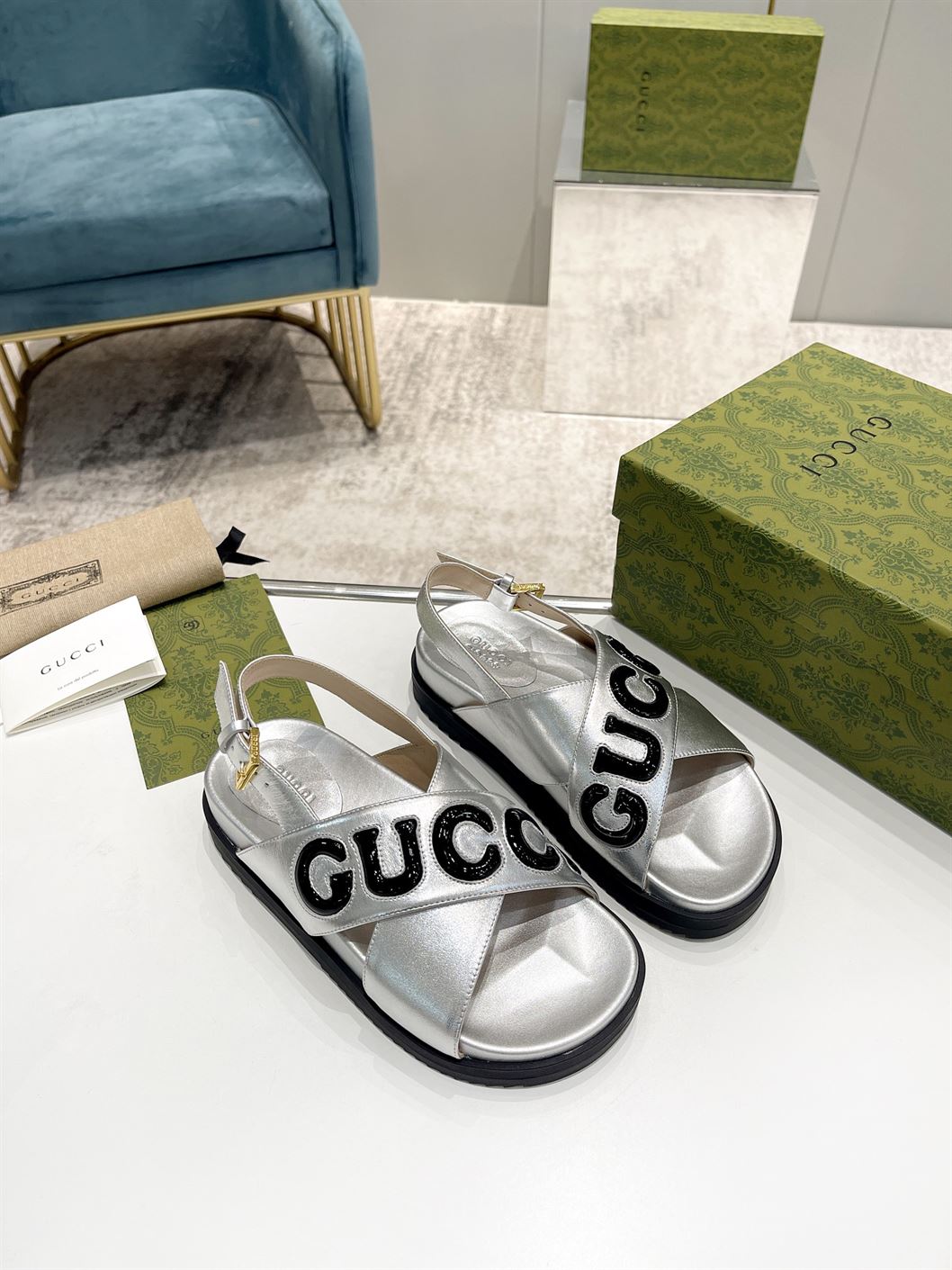 GUCCI MEN'S GUCCI SANDAL BLACK LEATHER - GSL011