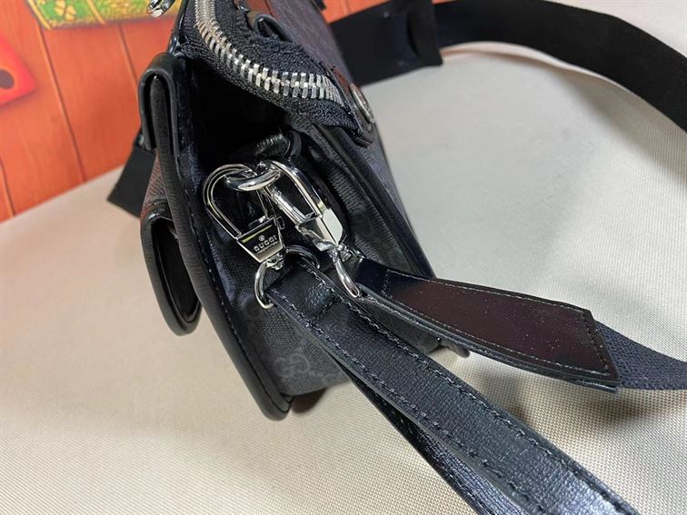 GUCCI MESSENGER BAG WITH INTERLOCKING G - BG014