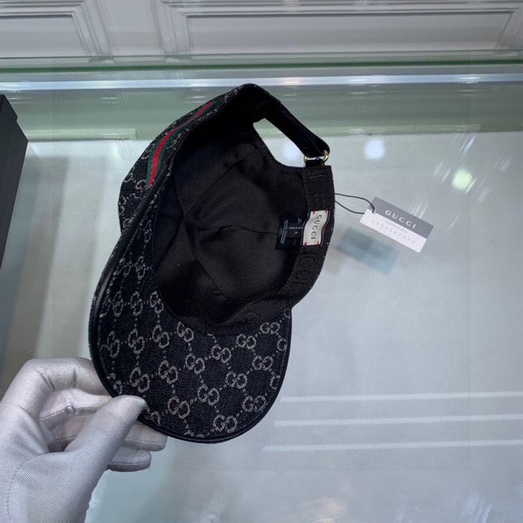 GUCCI ORIGINAL GG CANVAS BASEBALL HAT WITH WEB