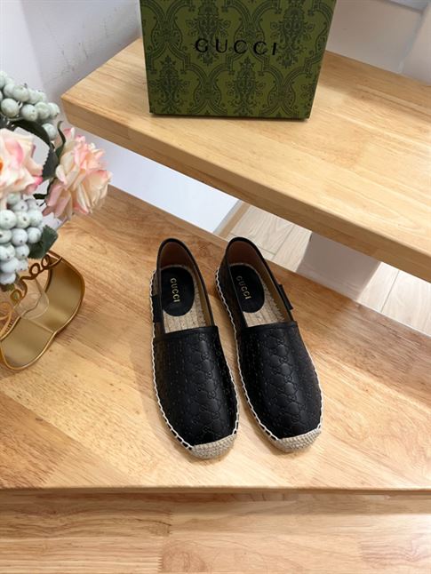 GUCCI PILAR LOGO-EMBOSSED LEATHER ESPADRILLES IN BLACK - GL031