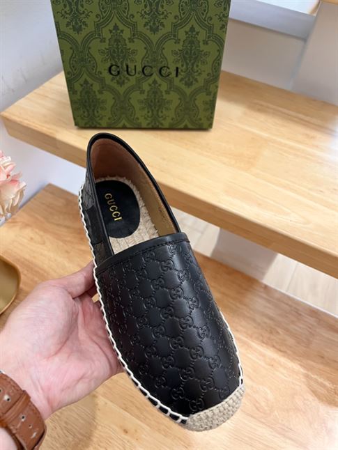 GUCCI PILAR LOGO-EMBOSSED LEATHER ESPADRILLES IN BLACK - GL031