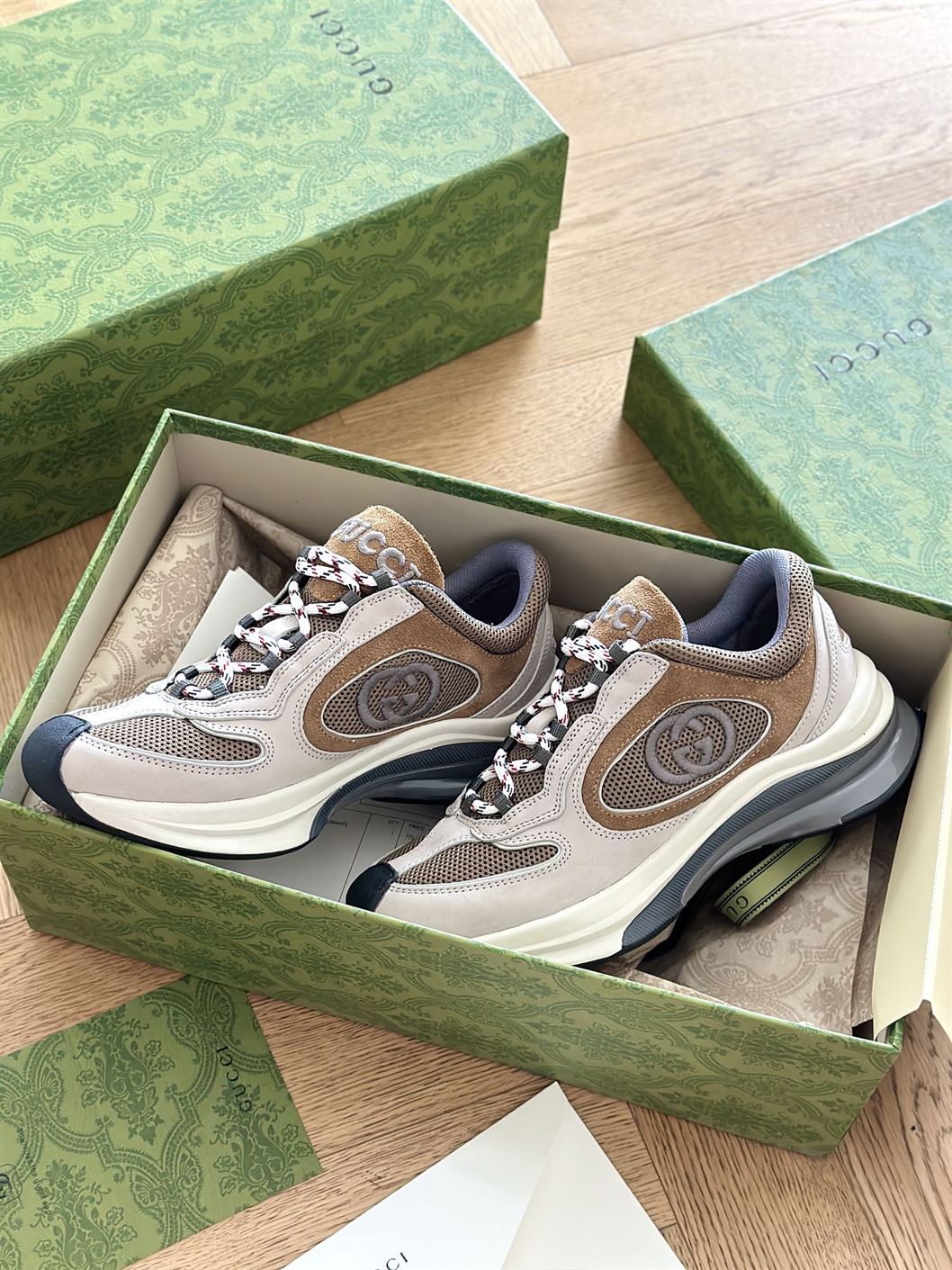 GUCCI RUN SNEAKER LIGHT GREY SUEDE - GCC115